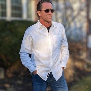 The territory ahead. Long sleeve button down shirt - Size M